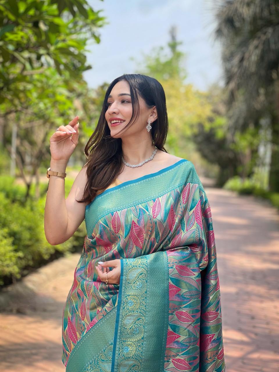 Women's Luxurious Pista Green & Pink Art Silk Saree with Intricate Leaf Weave & Broad Zari Border β Ideal for Festive & Wedding Occasions - Image 8